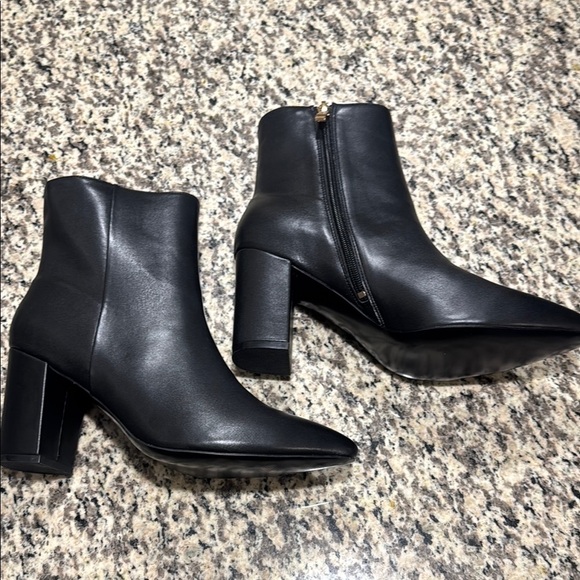 🆕 Smash Chiku Chunky Heel Black Leather Ankle Boots. 10. NWOT!!💥💥 - Picture 3 of 8